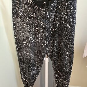 Bebe Black and White Paisley Joggers